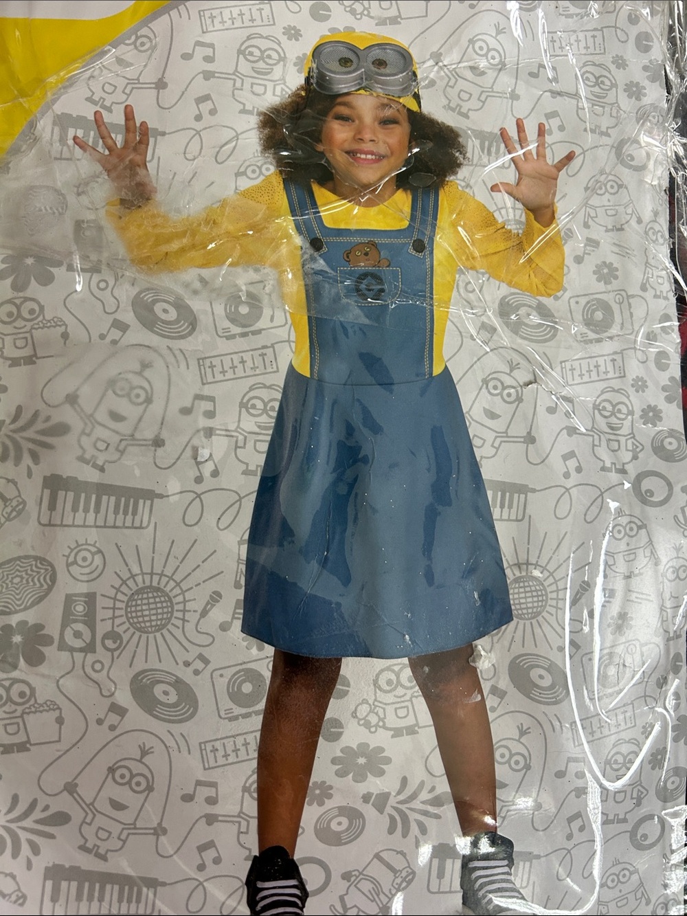 Kids bob Minion Costume Dress with Goggles - Yellow & Blue- no HAT size 10-12 LG - Picture 2 of 3